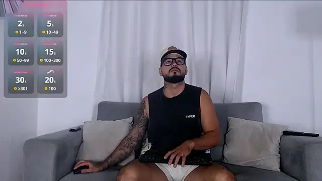 Snapshot of Eric_Evans1 chatting on 10.22.25 Eric Evans1 online show from 10.22.25