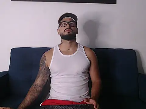 Snapshot of Eric_Evans1 chatting on 10.30.25 Eric Evans1 online show from 10.30.25