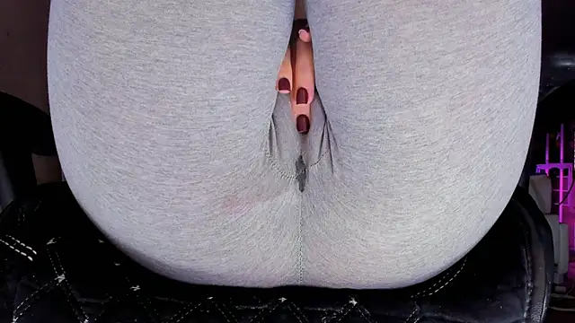 Cameltoe squirt inPants online show from 09.18.25