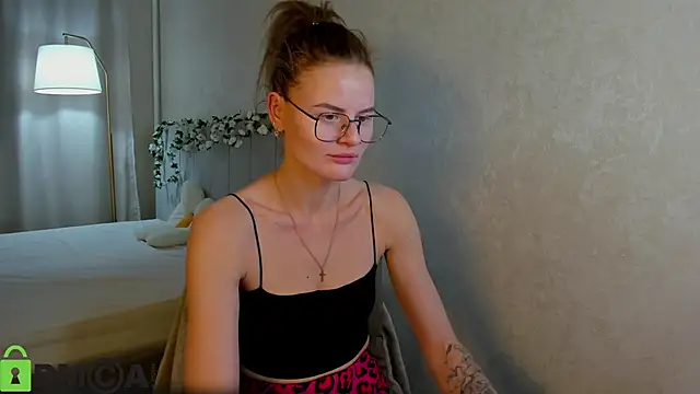 Snapshot of Wanda_Gomez chatting on 11.05.25 Wanda Gomez online show from 11.05.25