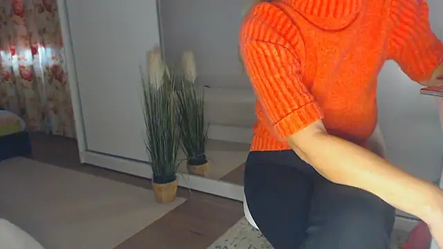 Snapshot of merlyn4 chatting on 02.24.25 merlyn4 online show from 02.24.25