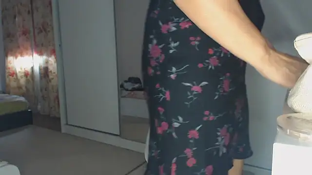 Snapshot of merlyn4 chatting on 09.12.25 merlyn4 online show from 09.12.25