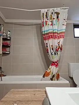 Snapshot of merlyn4 chatting on 11.05.25 merlyn4 online show from 11.05.25