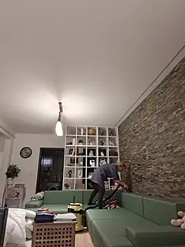 Snapshot of merlyn4 chatting on 11.12.25 merlyn4 online show from 11.12.25