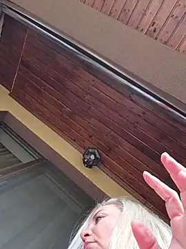 Snapshot of merlyn4 chatting on 11.26.25 merlyn4 online show from 11.26.25