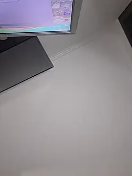 Snapshot of merlyn4 chatting on 11.30.25 merlyn4 online show from 11.30.25