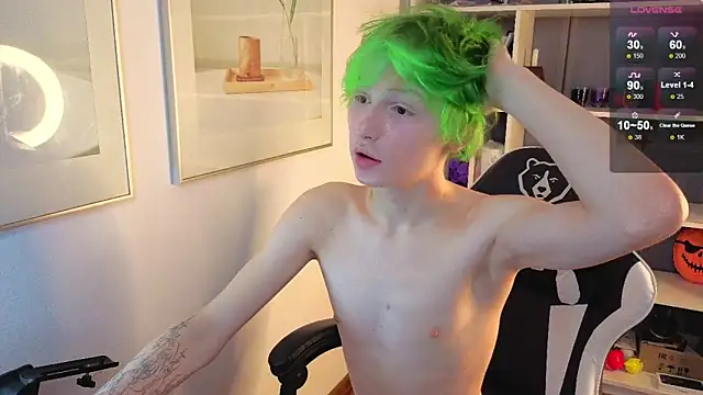 Snapshot of Your_avatar chatting on 11.20.25 Your avatar online show from 11.20.25