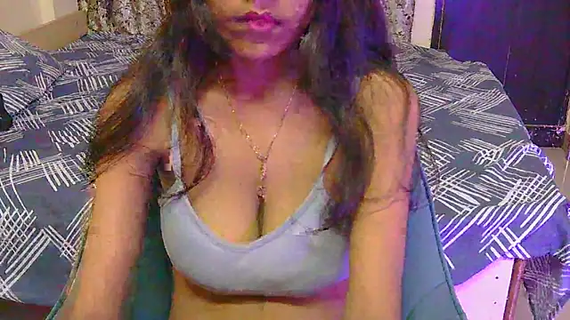 Snapshot of hoty-priya chatting on 05.20.26 hoty-priya online show from 05.20.26
