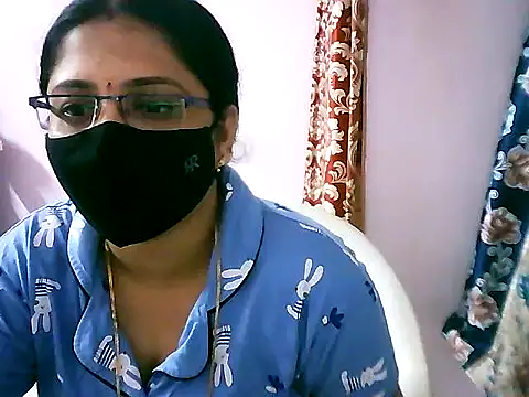 Snapshot of jannu6482 chatting on 09.22.25 jannu6482 online show from 09.22.25