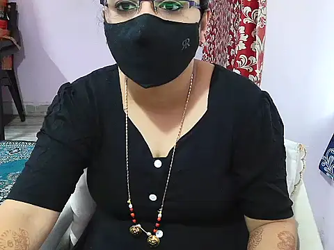 Snapshot of jannu6482 chatting on 11.30.25 jannu6482 online show from 11.30.25