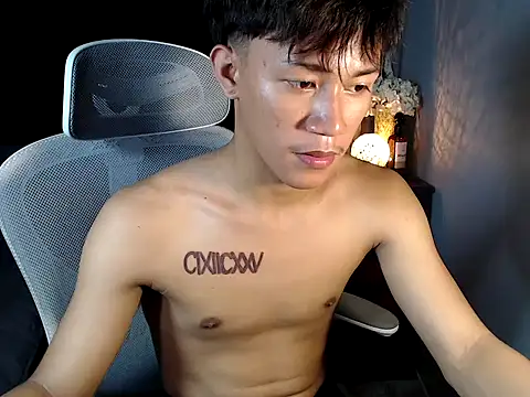 Snapshot of naughtyboyloy_0 chatting on 01.18.26 naughtyboyloy 0 online show from 01.18.26