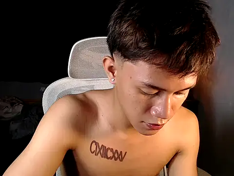 Snapshot of naughtyboyloy_0 chatting on 02.10.26 naughtyboyloy 0 online show from 02.10.26