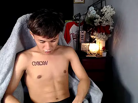 Snapshot of naughtyboyloy_0 chatting on 03.08.26 naughtyboyloy 0 online show from 03.08.26