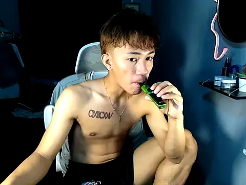 naughtyboyloy 0 online show from 05.25.26