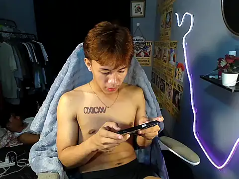 Snapshot of naughtyboyloy_0 chatting on 06.26.26 naughtyboyloy 0 online show from 06.26.26