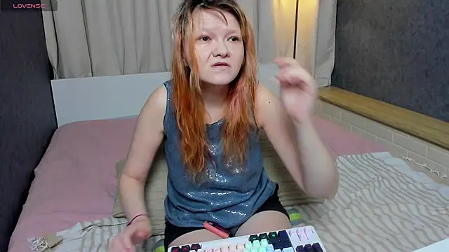 Snapshot of Nora_lovvvv chatting on 09.20.25 Nora lovvvv online show from 09.20.25