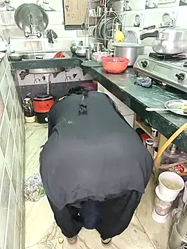 PRIYA 22 online show from 11.18.25