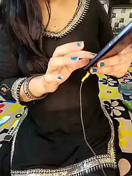 Snapshot of PRIYA_22 chatting on 04.17.26 PRIYA 22 online show from 04.17.26