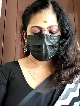 Snapshot of Sweetie_swetha37 chatting on 10.14.25 Sweetie swetha37 online show from 10.14.25