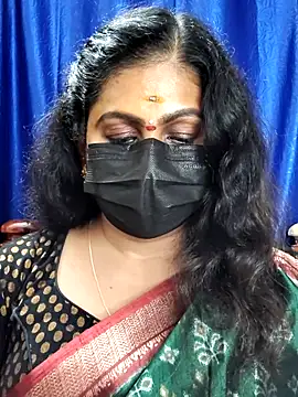 Snapshot of Sweetie_swetha37 chatting on 10.21.25 Sweetie swetha37 online show from 10.21.25