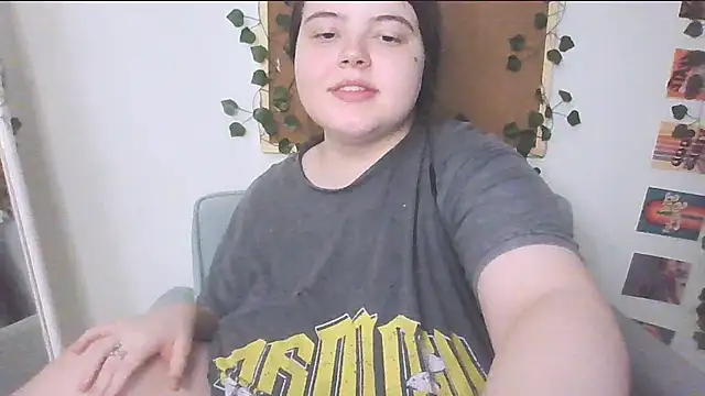 Snapshot of brattyprincessemma chatting on 09.12.25 brattyprincessemma online show from 09.12.25