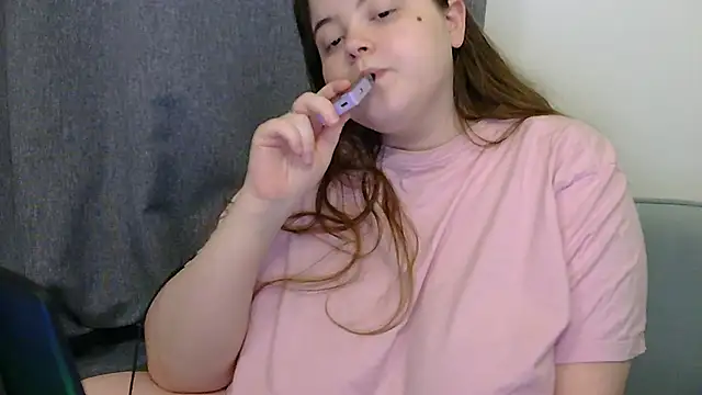 Snapshot of brattyprincessemma chatting on 11.25.25 brattyprincessemma online show from 11.25.25