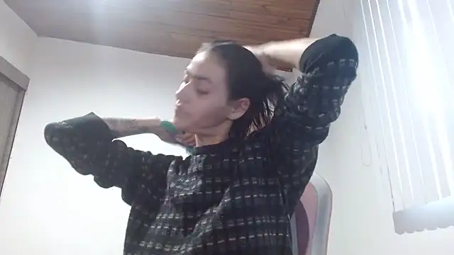 Snapshot of Crystal_Star_ chatting on 09.09.25 Crystal Star online show from 09.09.25