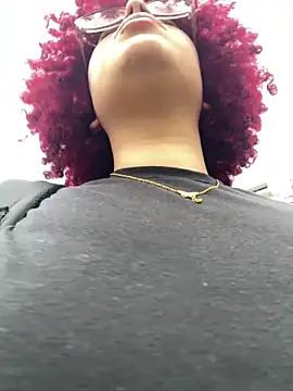 Snapshot of Enyagleam_ chatting on 10.10.25 Enyagleam online show from 10.10.25