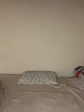 Snapshot of Enyagleam_ chatting on 11.16.25 Enyagleam online show from 11.16.25