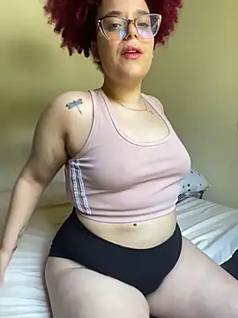 Snapshot of Enyagleam_ chatting on 11.16.25 Enyagleam online show from 11.16.25