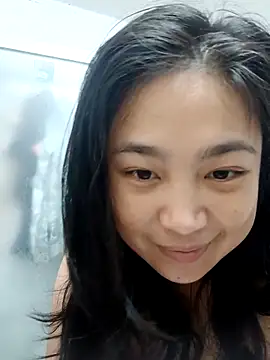 Snapshot of Minn-cute chatting on 09.13.25 Minn-cute online show from 09.13.25