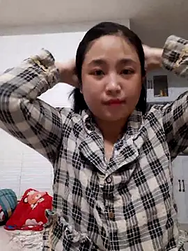 Snapshot of Minn-cute chatting on 09.20.25 Minn-cute online show from 09.20.25