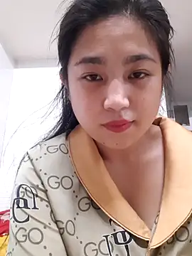 Snapshot of Minn-cute chatting on 10.05.25 Minn-cute online show from 10.05.25