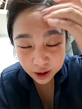 Snapshot of Minn-cute chatting on 11.04.25 Minn-cute online show from 11.04.25