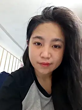 Snapshot of Minn-cute chatting on 11.15.25 Minn-cute online show from 11.15.25