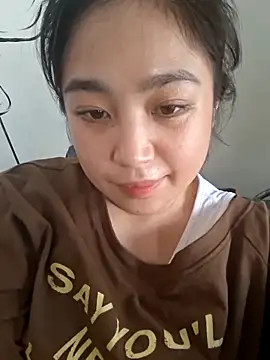 Snapshot of Minn-cute chatting on 11.25.25 Minn-cute online show from 11.25.25