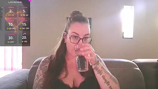 Miss Lucifer6 online show from 09.30.25