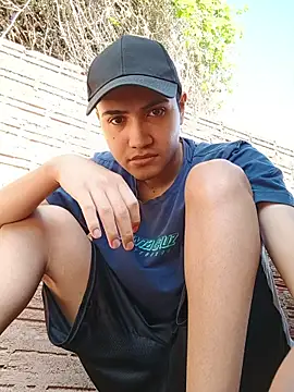 Snapshot of novinho_safado__ chatting on 05.20.26 novinho safado online show from 05.20.26
