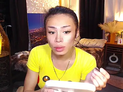 Snapshot of WILDROXIE chatting on 10.28.25 WILDROXIE online show from 10.28.25