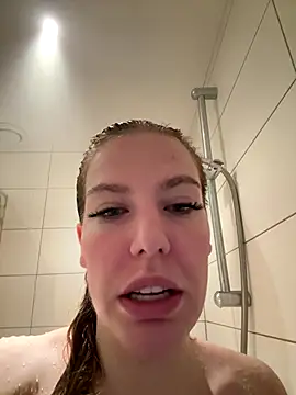 Snapshot of Chloemillerrxx chatting on 11.23.25 Chloemillerrxx online show from 11.23.25