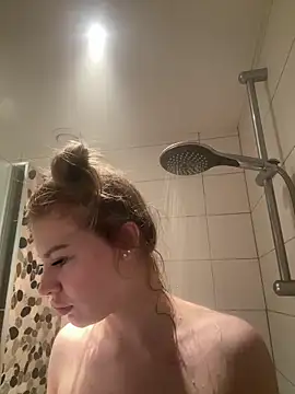 Snapshot of Chloemillerrxx chatting on 11.26.25 Chloemillerrxx online show from 11.26.25