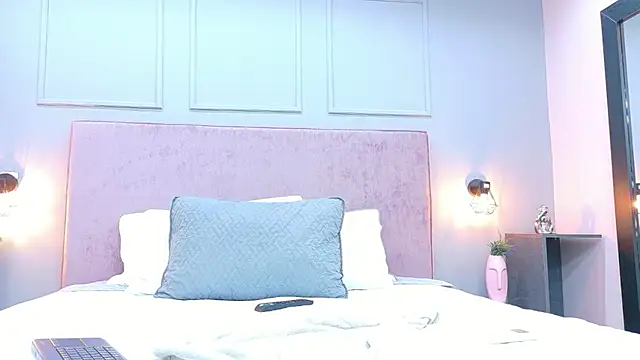 Camila Hill  online show from 03.31.26