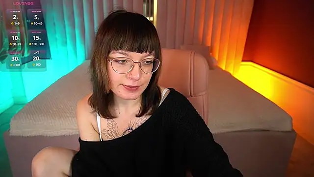 Pixie Peachh online show from 10.16.25