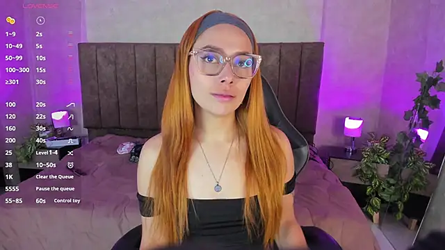 LanaMills  online show from 10.09.25