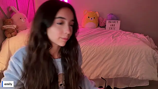 Snapshot of emmyfawn chatting on 09.12.25 emmyfawn online show from 09.12.25