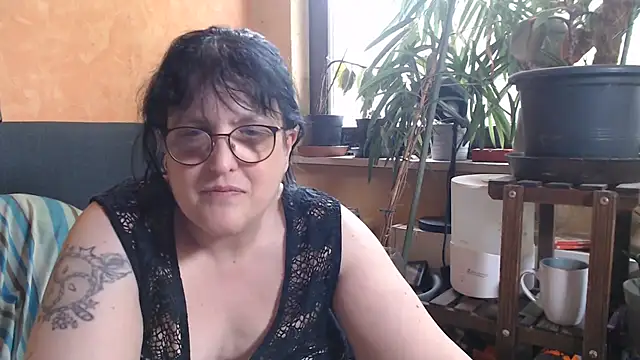 ladyfrombonn online show from 05.12.26
