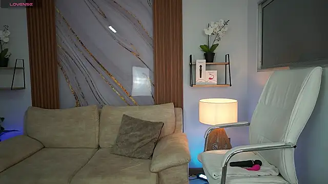 MilaCrave online show from 10.08.25