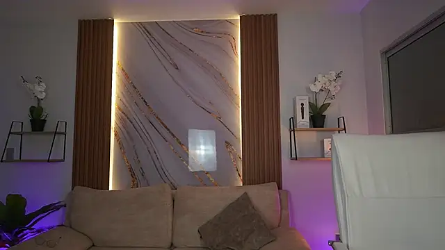 MilaCrave online show from 12.16.25