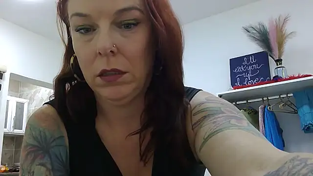 Snapshot of Island_Siren chatting on 09.29.25 Island Siren online show from 09.29.25