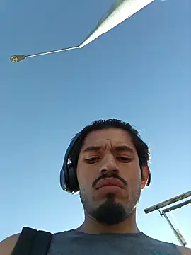 Snapshot of mrredcorn chatting on 10.29.25 mrredcorn online show from 10.29.25